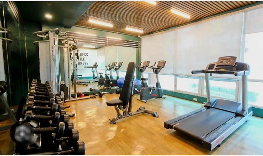 The Lancris Residences, 2 Bedrooms, 1 Bathroom, Living-Room, Kitchen & Pool Is Free Paranaque City Екстериор снимка