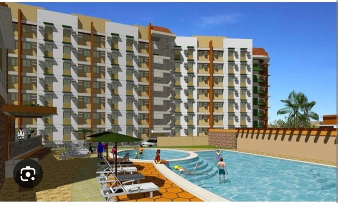 The Lancris Residences, 2 Bedrooms, 1 Bathroom, Living-Room, Kitchen & Pool Is Free Paranaque City Екстериор снимка